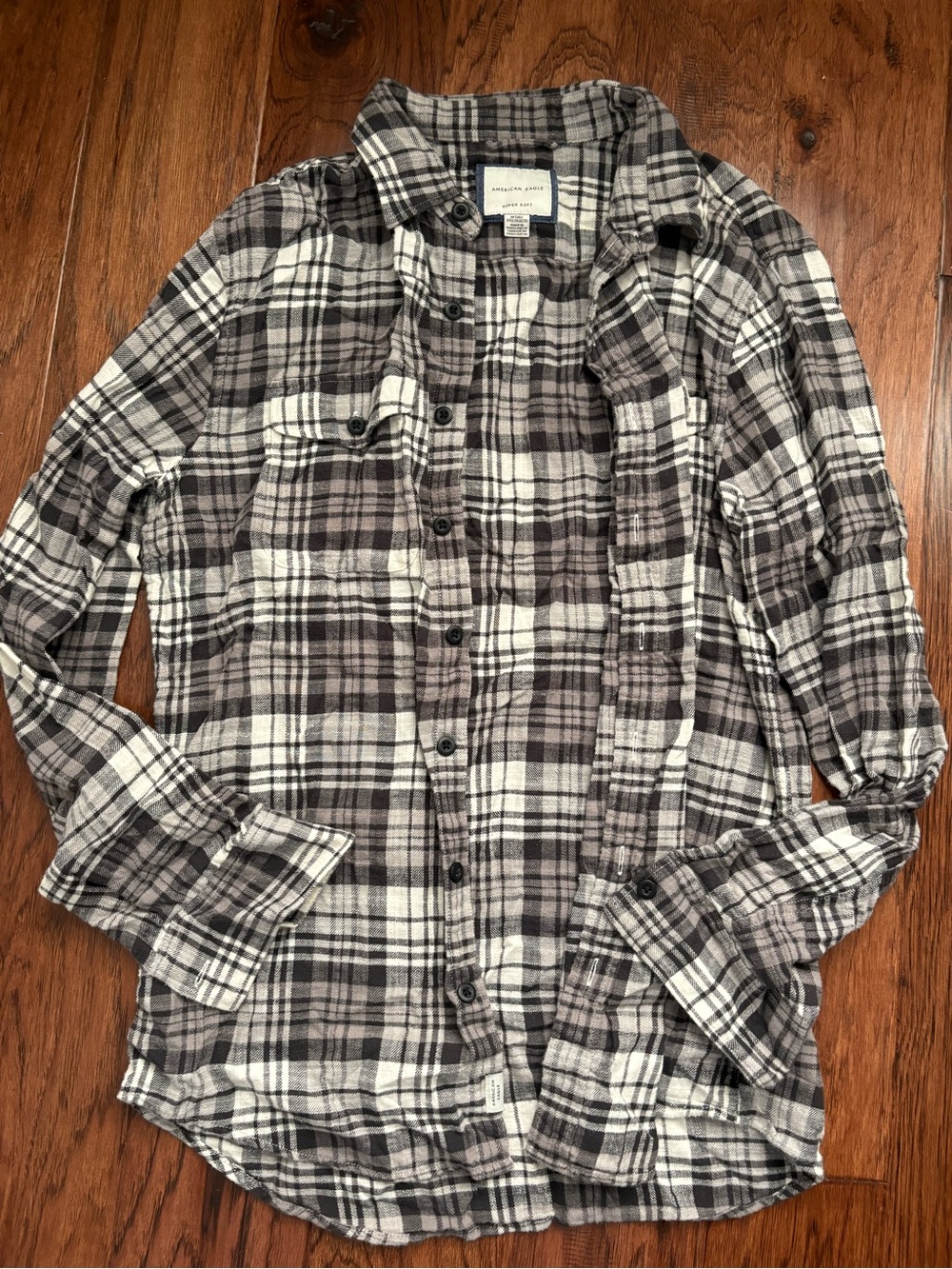 American Eagle Outfitters Black and White Plaid Button-Down Shirt Size M Tall
